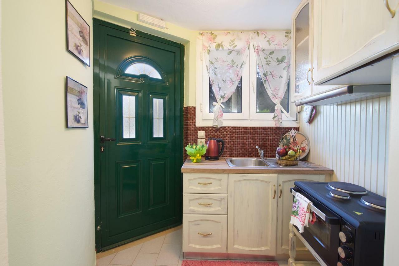 Erato Apartment In Argostoli エクステリア 写真